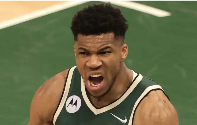  Giannis Antetokounmpo Basketball Player